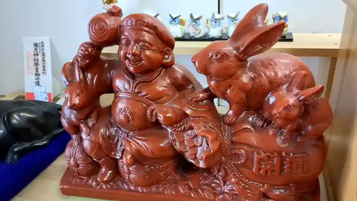 彌彦神社 (伊夜日子神社)の像