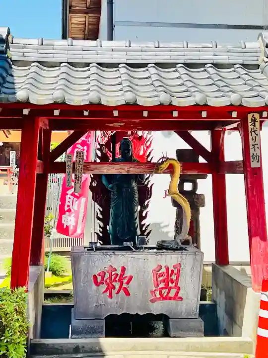 前橋厄除大師 蓮花院の{uncategorized: "未分類", other: "その他", undefined: "問題あり", building: "その他建物", grave: "お墓", sacred_gate: "鳥居", guardian: "狛犬", statue: "像", buddha: "仏像", history: "歴史", nature: "自然", garden: "庭園", animal: "動物", pagoda: "塔", temizu: "手水舎", mountain_gate: "山門・神門", sanctuary: "本殿・本堂", subordinate: "末社・摂社", art: "芸術", scenery: "景色", jizo: "地蔵", ema: "絵馬", goshuin: "御朱印", omikuji: "おみくじ", items: "授与品その他", amulet: "お守り", goshuincho: "御朱印帳", eats: "食事", festival: "お祭り", votive_dance: "神楽", shichigosan: "七五三参", wedding: "結婚式", experience: "体験その他", initially: "初詣", around: "周辺", anti_infection: "感染症対策"}
