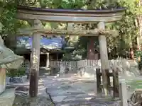 桑原感神社の鳥居