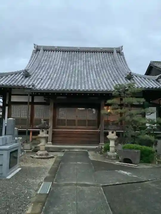 西蓮寺の本殿・本堂