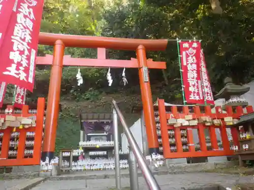 佐助稲荷神社の鳥居