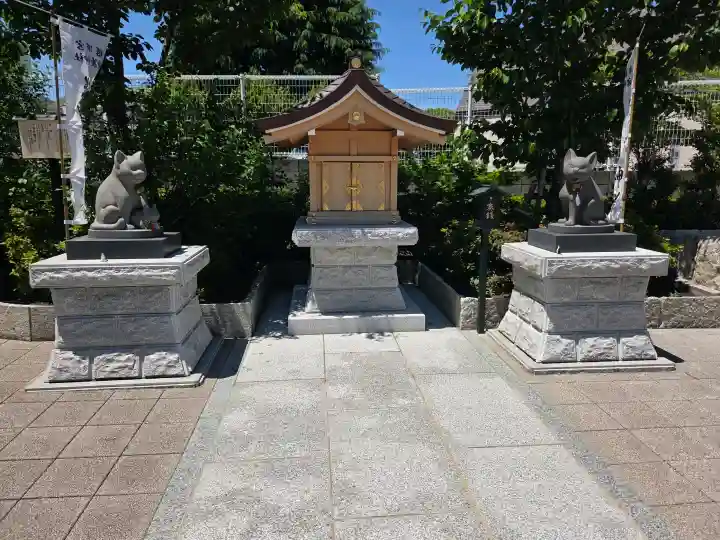 駒込妙義神社の{uncategorized: "未分類", other: "その他", undefined: "問題あり", building: "その他建物", grave: "お墓", sacred_gate: "鳥居", guardian: "狛犬", statue: "像", buddha: "仏像", history: "歴史", nature: "自然", garden: "庭園", animal: "動物", pagoda: "塔", temizu: "手水舎", mountain_gate: "山門・神門", sanctuary: "本殿・本堂", subordinate: "末社・摂社", art: "芸術", scenery: "景色", jizo: "地蔵", ema: "絵馬", goshuin: "御朱印", omikuji: "おみくじ", items: "授与品その他", amulet: "お守り", goshuincho: "御朱印帳", eats: "食事", festival: "お祭り", votive_dance: "神楽", shichigosan: "七五三参", wedding: "結婚式", experience: "体験その他", initially: "初詣", around: "周辺", anti_infection: "感染症対策"}