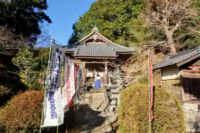 勅養寺の本殿・本堂