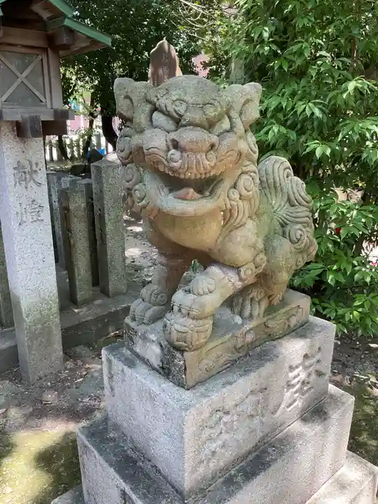 六所社(金城町)の狛犬