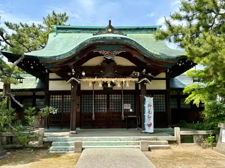 八幡神社の{uncategorized: "未分類", other: "その他", undefined: "問題あり", building: "その他建物", grave: "お墓", sacred_gate: "鳥居", guardian: "狛犬", statue: "像", buddha: "仏像", history: "歴史", nature: "自然", garden: "庭園", animal: "動物", pagoda: "塔", temizu: "手水舎", mountain_gate: "山門・神門", sanctuary: "本殿・本堂", subordinate: "末社・摂社", art: "芸術", scenery: "景色", jizo: "地蔵", ema: "絵馬", goshuin: "御朱印", omikuji: "おみくじ", items: "授与品その他", amulet: "お守り", goshuincho: "御朱印帳", eats: "食事", festival: "お祭り", votive_dance: "神楽", shichigosan: "七五三参", wedding: "結婚式", experience: "体験その他", initially: "初詣", around: "周辺", anti_infection: "感染症対策"}