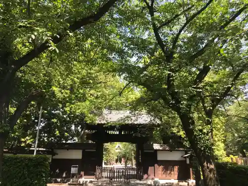 安養寺の山門