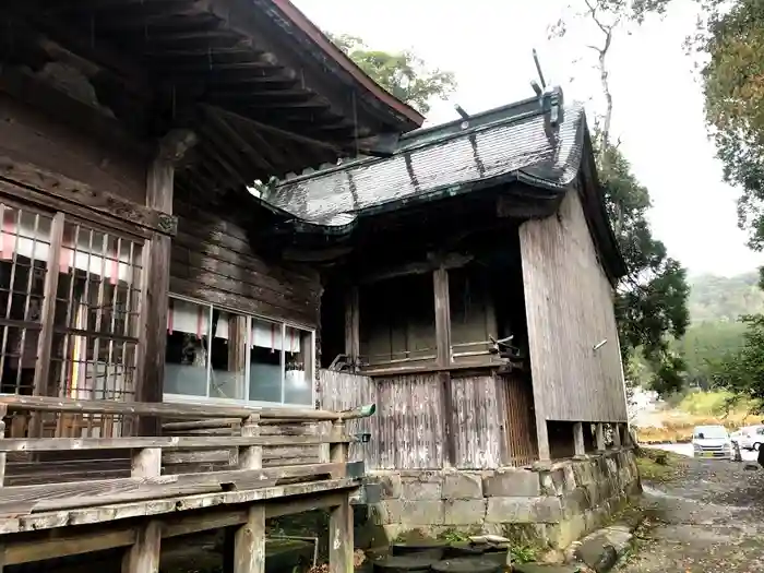 紫尾神社の本殿