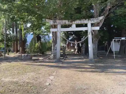 諏訪神社の鳥居