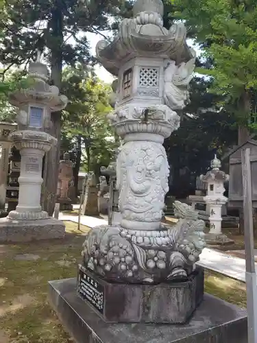 向本折白山神社の芸術