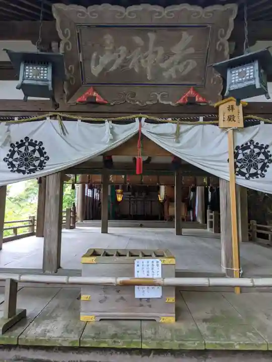 阿賀神社の本殿・本堂