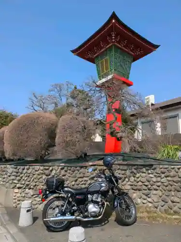 東伏見稲荷神社の{uncategorized: "未分類", other: "その他", undefined: "問題あり", building: "その他建物", grave: "お墓", sacred_gate: "鳥居", guardian: "狛犬", statue: "像", buddha: "仏像", history: "歴史", nature: "自然", garden: "庭園", animal: "動物", pagoda: "塔", temizu: "手水舎", mountain_gate: "山門・神門", sanctuary: "本殿・本堂", subordinate: "末社・摂社", art: "芸術", scenery: "景色", jizo: "地蔵", ema: "絵馬", goshuin: "御朱印", omikuji: "おみくじ", items: "授与品その他", amulet: "お守り", goshuincho: "御朱印帳", eats: "食事", festival: "お祭り", votive_dance: "神楽", shichigosan: "七五三参", wedding: "結婚式", experience: "体験その他", initially: "初詣", around: "周辺", anti_infection: "感染症対策"}