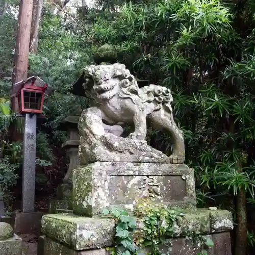 素鵞熊野神社の狛犬