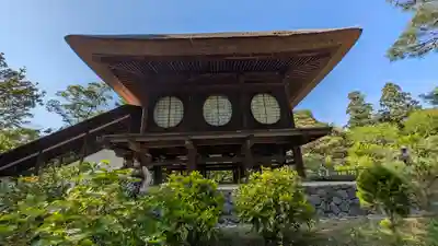 歌泉堂（春日大社神苑萬葉植物園内鎮座）(奈良県)