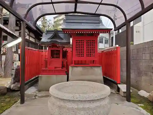 柳原稲荷神社の本殿・本堂