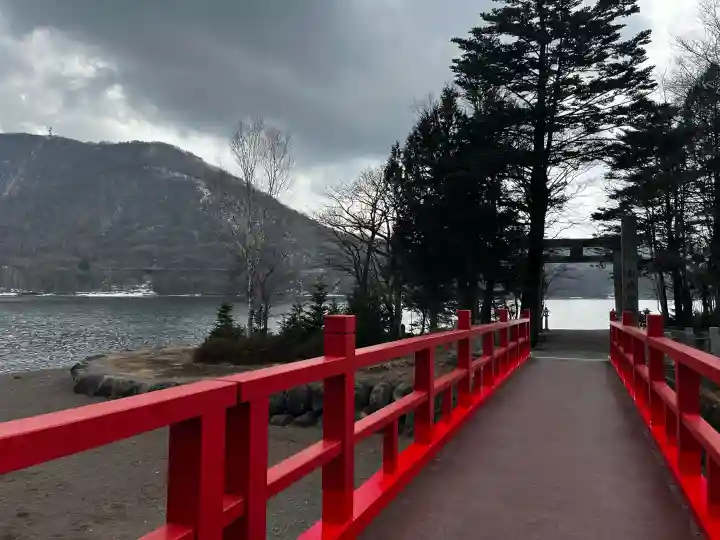 赤城神社の{uncategorized: "未分類", other: "その他", undefined: "問題あり", building: "その他建物", grave: "お墓", sacred_gate: "鳥居", guardian: "狛犬", statue: "像", buddha: "仏像", history: "歴史", nature: "自然", garden: "庭園", animal: "動物", pagoda: "塔", temizu: "手水舎", mountain_gate: "山門・神門", sanctuary: "本殿・本堂", subordinate: "末社・摂社", art: "芸術", scenery: "景色", jizo: "地蔵", ema: "絵馬", goshuin: "御朱印", omikuji: "おみくじ", items: "授与品その他", amulet: "お守り", goshuincho: "御朱印帳", eats: "食事", festival: "お祭り", votive_dance: "神楽", shichigosan: "七五三参", wedding: "結婚式", experience: "体験その他", initially: "初詣", around: "周辺", anti_infection: "感染症対策"}