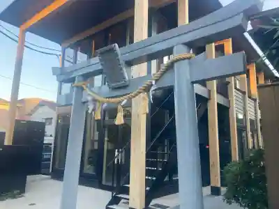 山蒼稲荷神社の{uncategorized: "未分類", other: "その他", undefined: "問題あり", building: "その他建物", grave: "お墓", sacred_gate: "鳥居", guardian: "狛犬", statue: "像", buddha: "仏像", history: "歴史", nature: "自然", garden: "庭園", animal: "動物", pagoda: "塔", temizu: "手水舎", mountain_gate: "山門・神門", sanctuary: "本殿・本堂", subordinate: "末社・摂社", art: "芸術", scenery: "景色", jizo: "地蔵", ema: "絵馬", goshuin: "御朱印", omikuji: "おみくじ", items: "授与品その他", amulet: "お守り", goshuincho: "御朱印帳", eats: "食事", festival: "お祭り", votive_dance: "神楽", shichigosan: "七五三参", wedding: "結婚式", experience: "体験その他", initially: "初詣", around: "周辺", anti_infection: "感染症対策"}