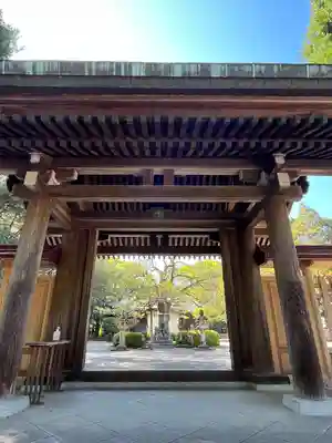 小戸神社の山門・神門