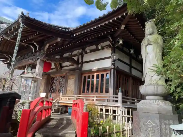 真福寺の本殿・本堂