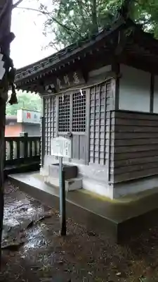 淺間神社（忍野八海）の末社・摂社