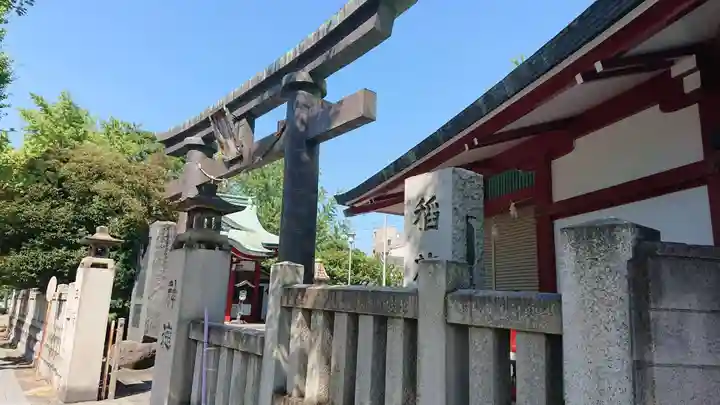 河原町稲荷神社の鳥居
