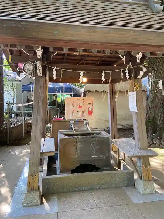 太子堂八幡神社の手水舎