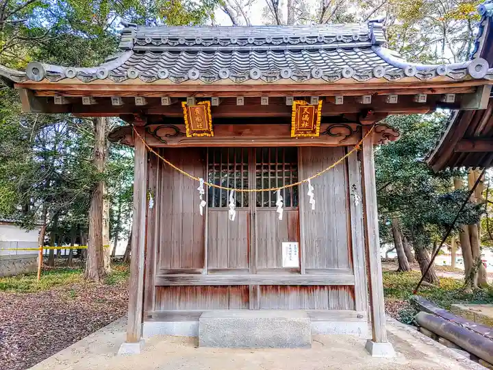 神明社・小河天神社合殿の末社・摂社