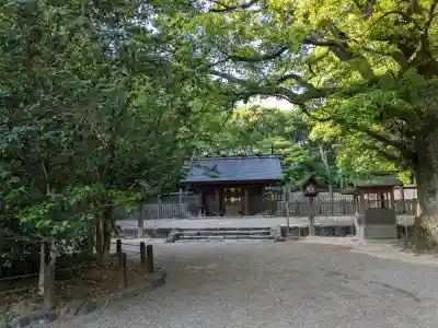 上知我麻神社(熱田神宮摂社)の{uncategorized: "未分類", other: "その他", undefined: "問題あり", building: "その他建物", grave: "お墓", sacred_gate: "鳥居", guardian: "狛犬", statue: "像", buddha: "仏像", history: "歴史", nature: "自然", garden: "庭園", animal: "動物", pagoda: "塔", temizu: "手水舎", mountain_gate: "山門・神門", sanctuary: "本殿・本堂", subordinate: "末社・摂社", art: "芸術", scenery: "景色", jizo: "地蔵", ema: "絵馬", goshuin: "御朱印", omikuji: "おみくじ", items: "授与品その他", amulet: "お守り", goshuincho: "御朱印帳", eats: "食事", festival: "お祭り", votive_dance: "神楽", shichigosan: "七五三参", wedding: "結婚式", experience: "体験その他", initially: "初詣", around: "周辺", anti_infection: "感染症対策"}