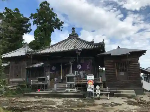 常楽寺の本殿・本堂