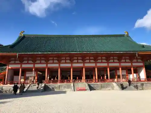 平安神宮の{uncategorized: "未分類", other: "その他", undefined: "問題あり", building: "その他建物", grave: "お墓", sacred_gate: "鳥居", guardian: "狛犬", statue: "像", buddha: "仏像", history: "歴史", nature: "自然", garden: "庭園", animal: "動物", pagoda: "塔", temizu: "手水舎", mountain_gate: "山門・神門", sanctuary: "本殿・本堂", subordinate: "末社・摂社", art: "芸術", scenery: "景色", jizo: "地蔵", ema: "絵馬", goshuin: "御朱印", omikuji: "おみくじ", items: "授与品その他", amulet: "お守り", goshuincho: "御朱印帳", eats: "食事", festival: "お祭り", votive_dance: "神楽", shichigosan: "七五三参", wedding: "結婚式", experience: "体験その他", initially: "初詣", around: "周辺", anti_infection: "感染症対策"}