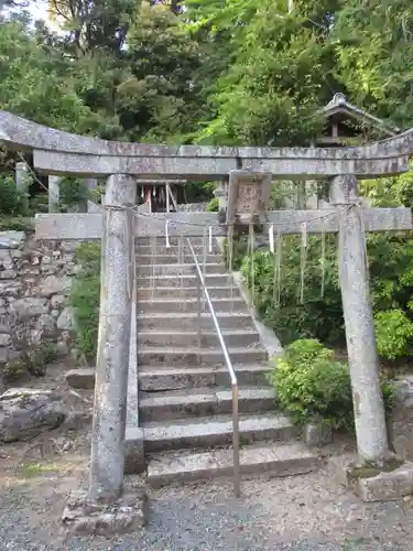 石座神社の鳥居