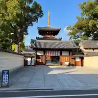 法楽寺の山門・神門