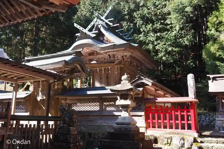 二村神社の本殿・本堂