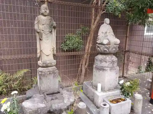 黒田稲荷神社の地蔵