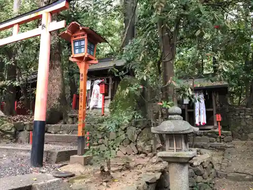 岩屋神社の末社