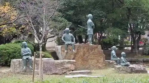 豊國神社の像