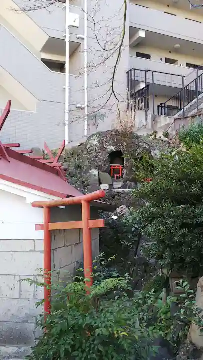 開運出世稲荷(延命院境内社)の鳥居