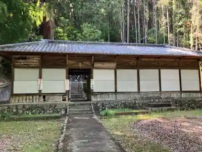 松田神社の{uncategorized: "未分類", other: "その他", undefined: "問題あり", building: "その他建物", grave: "お墓", sacred_gate: "鳥居", guardian: "狛犬", statue: "像", buddha: "仏像", history: "歴史", nature: "自然", garden: "庭園", animal: "動物", pagoda: "塔", temizu: "手水舎", mountain_gate: "山門・神門", sanctuary: "本殿・本堂", subordinate: "末社・摂社", art: "芸術", scenery: "景色", jizo: "地蔵", ema: "絵馬", goshuin: "御朱印", omikuji: "おみくじ", items: "授与品その他", amulet: "お守り", goshuincho: "御朱印帳", eats: "食事", festival: "お祭り", votive_dance: "神楽", shichigosan: "七五三参", wedding: "結婚式", experience: "体験その他", initially: "初詣", around: "周辺", anti_infection: "感染症対策"}