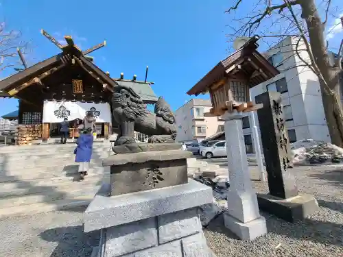 札幌諏訪神社の狛犬