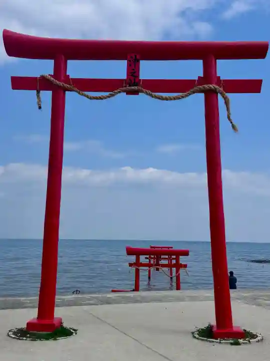 大魚神社の{uncategorized: "未分類", other: "その他", undefined: "問題あり", building: "その他建物", grave: "お墓", sacred_gate: "鳥居", guardian: "狛犬", statue: "像", buddha: "仏像", history: "歴史", nature: "自然", garden: "庭園", animal: "動物", pagoda: "塔", temizu: "手水舎", mountain_gate: "山門・神門", sanctuary: "本殿・本堂", subordinate: "末社・摂社", art: "芸術", scenery: "景色", jizo: "地蔵", ema: "絵馬", goshuin: "御朱印", omikuji: "おみくじ", items: "授与品その他", amulet: "お守り", goshuincho: "御朱印帳", eats: "食事", festival: "お祭り", votive_dance: "神楽", shichigosan: "七五三参", wedding: "結婚式", experience: "体験その他", initially: "初詣", around: "周辺", anti_infection: "感染症対策"}