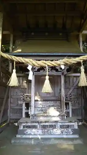 津神社の本殿