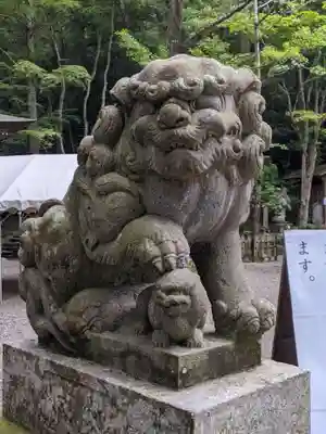 宝登山神社の狛犬