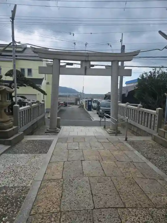 舞子六神社/まいこむの宮の{uncategorized: "未分類", other: "その他", undefined: "問題あり", building: "その他建物", grave: "お墓", sacred_gate: "鳥居", guardian: "狛犬", statue: "像", buddha: "仏像", history: "歴史", nature: "自然", garden: "庭園", animal: "動物", pagoda: "塔", temizu: "手水舎", mountain_gate: "山門・神門", sanctuary: "本殿・本堂", subordinate: "末社・摂社", art: "芸術", scenery: "景色", jizo: "地蔵", ema: "絵馬", goshuin: "御朱印", omikuji: "おみくじ", items: "授与品その他", amulet: "お守り", goshuincho: "御朱印帳", eats: "食事", festival: "お祭り", votive_dance: "神楽", shichigosan: "七五三参", wedding: "結婚式", experience: "体験その他", initially: "初詣", around: "周辺", anti_infection: "感染症対策"}