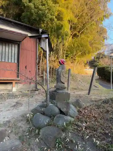 歳来寺（閻魔堂）の{uncategorized: "未分類", other: "その他", undefined: "問題あり", building: "その他建物", grave: "お墓", sacred_gate: "鳥居", guardian: "狛犬", statue: "像", buddha: "仏像", history: "歴史", nature: "自然", garden: "庭園", animal: "動物", pagoda: "塔", temizu: "手水舎", mountain_gate: "山門・神門", sanctuary: "本殿・本堂", subordinate: "末社・摂社", art: "芸術", scenery: "景色", jizo: "地蔵", ema: "絵馬", goshuin: "御朱印", omikuji: "おみくじ", items: "授与品その他", amulet: "お守り", goshuincho: "御朱印帳", eats: "食事", festival: "お祭り", votive_dance: "神楽", shichigosan: "七五三参", wedding: "結婚式", experience: "体験その他", initially: "初詣", around: "周辺", anti_infection: "感染症対策"}