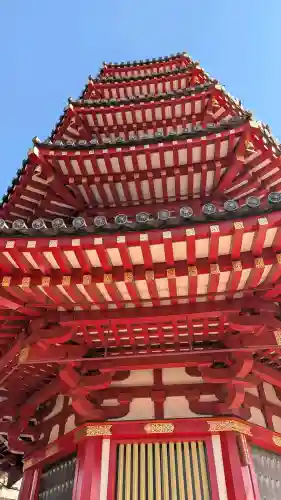 川崎大師（平間寺）の{uncategorized: "未分類", other: "その他", undefined: "問題あり", building: "その他建物", grave: "お墓", sacred_gate: "鳥居", guardian: "狛犬", statue: "像", buddha: "仏像", history: "歴史", nature: "自然", garden: "庭園", animal: "動物", pagoda: "塔", temizu: "手水舎", mountain_gate: "山門・神門", sanctuary: "本殿・本堂", subordinate: "末社・摂社", art: "芸術", scenery: "景色", jizo: "地蔵", ema: "絵馬", goshuin: "御朱印", omikuji: "おみくじ", items: "授与品その他", amulet: "お守り", goshuincho: "御朱印帳", eats: "食事", festival: "お祭り", votive_dance: "神楽", shichigosan: "七五三参", wedding: "結婚式", experience: "体験その他", initially: "初詣", around: "周辺", anti_infection: "感染症対策"}