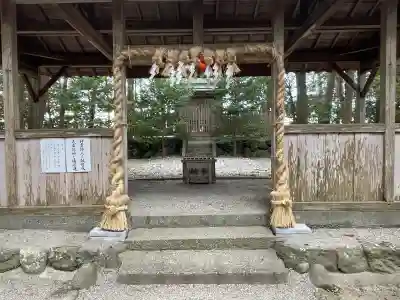 奈々美神社の{uncategorized: "未分類", other: "その他", undefined: "問題あり", building: "その他建物", grave: "お墓", sacred_gate: "鳥居", guardian: "狛犬", statue: "像", buddha: "仏像", history: "歴史", nature: "自然", garden: "庭園", animal: "動物", pagoda: "塔", temizu: "手水舎", mountain_gate: "山門・神門", sanctuary: "本殿・本堂", subordinate: "末社・摂社", art: "芸術", scenery: "景色", jizo: "地蔵", ema: "絵馬", goshuin: "御朱印", omikuji: "おみくじ", items: "授与品その他", amulet: "お守り", goshuincho: "御朱印帳", eats: "食事", festival: "お祭り", votive_dance: "神楽", shichigosan: "七五三参", wedding: "結婚式", experience: "体験その他", initially: "初詣", around: "周辺", anti_infection: "感染症対策"}