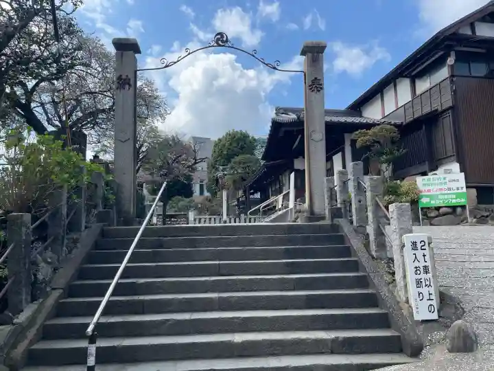 白山神社の{uncategorized: "未分類", other: "その他", undefined: "問題あり", building: "その他建物", grave: "お墓", sacred_gate: "鳥居", guardian: "狛犬", statue: "像", buddha: "仏像", history: "歴史", nature: "自然", garden: "庭園", animal: "動物", pagoda: "塔", temizu: "手水舎", mountain_gate: "山門・神門", sanctuary: "本殿・本堂", subordinate: "末社・摂社", art: "芸術", scenery: "景色", jizo: "地蔵", ema: "絵馬", goshuin: "御朱印", omikuji: "おみくじ", items: "授与品その他", amulet: "お守り", goshuincho: "御朱印帳", eats: "食事", festival: "お祭り", votive_dance: "神楽", shichigosan: "七五三参", wedding: "結婚式", experience: "体験その他", initially: "初詣", around: "周辺", anti_infection: "感染症対策"}