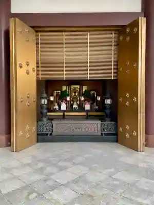 成田山新勝寺の{uncategorized: "未分類", other: "その他", undefined: "問題あり", building: "その他建物", grave: "お墓", sacred_gate: "鳥居", guardian: "狛犬", statue: "像", buddha: "仏像", history: "歴史", nature: "自然", garden: "庭園", animal: "動物", pagoda: "塔", temizu: "手水舎", mountain_gate: "山門・神門", sanctuary: "本殿・本堂", subordinate: "末社・摂社", art: "芸術", scenery: "景色", jizo: "地蔵", ema: "絵馬", goshuin: "御朱印", omikuji: "おみくじ", items: "授与品その他", amulet: "お守り", goshuincho: "御朱印帳", eats: "食事", festival: "お祭り", votive_dance: "神楽", shichigosan: "七五三参", wedding: "結婚式", experience: "体験その他", initially: "初詣", around: "周辺", anti_infection: "感染症対策"}