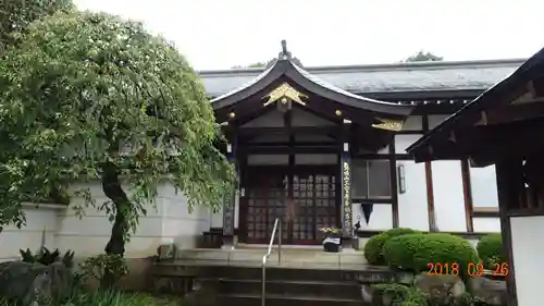 三寳寺の本殿・本堂