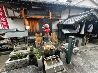 上徳寺の{uncategorized: "未分類", other: "その他", undefined: "問題あり", building: "その他建物", grave: "お墓", sacred_gate: "鳥居", guardian: "狛犬", statue: "像", buddha: "仏像", history: "歴史", nature: "自然", garden: "庭園", animal: "動物", pagoda: "塔", temizu: "手水舎", mountain_gate: "山門・神門", sanctuary: "本殿・本堂", subordinate: "末社・摂社", art: "芸術", scenery: "景色", jizo: "地蔵", ema: "絵馬", goshuin: "御朱印", omikuji: "おみくじ", items: "授与品その他", amulet: "お守り", goshuincho: "御朱印帳", eats: "食事", festival: "お祭り", votive_dance: "神楽", shichigosan: "七五三参", wedding: "結婚式", experience: "体験その他", initially: "初詣", around: "周辺", anti_infection: "感染症対策"}
