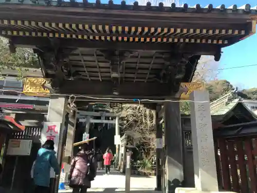 王子稲荷神社の山門